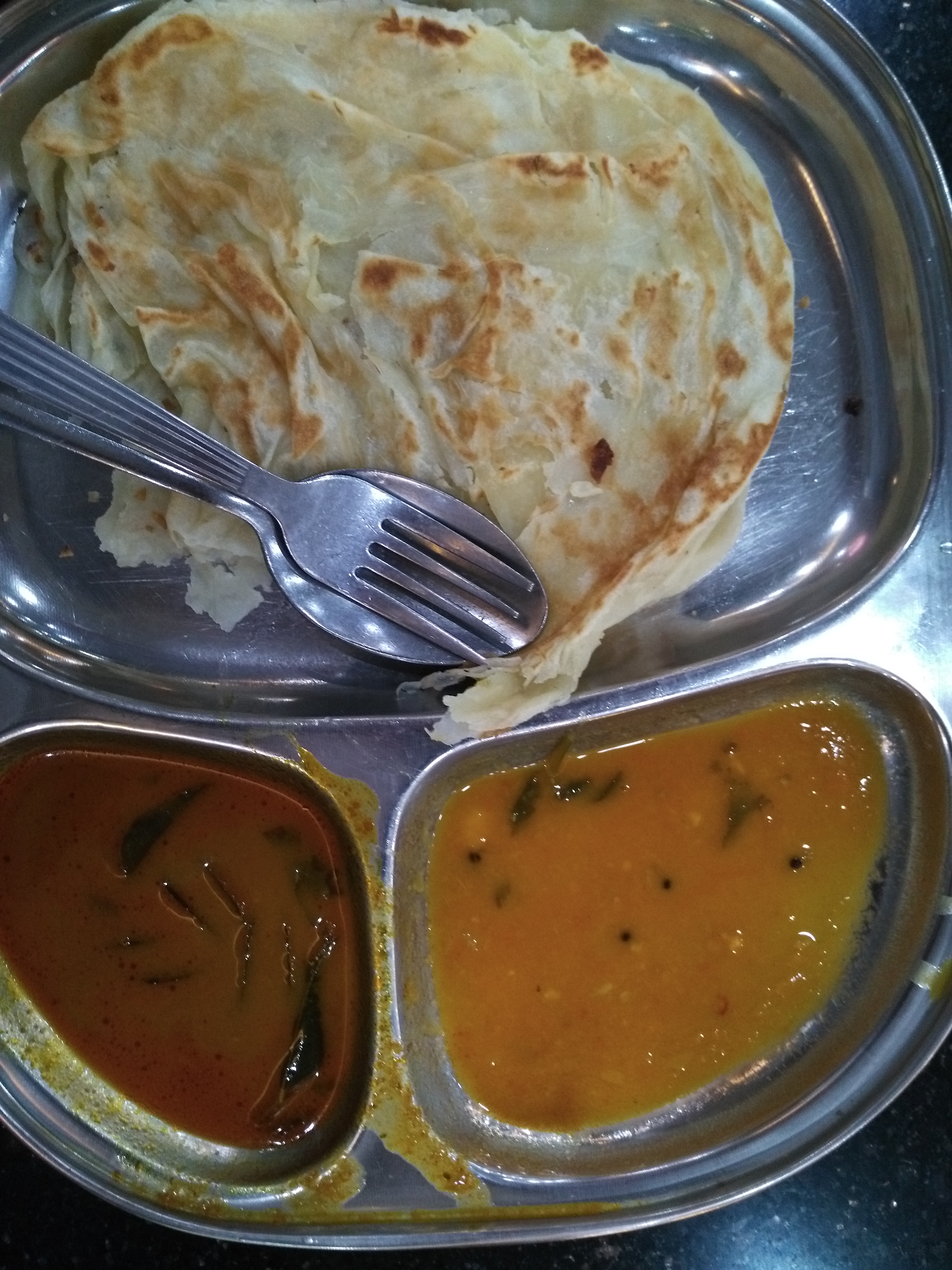 Roti chanai with some lentil and chutney action.